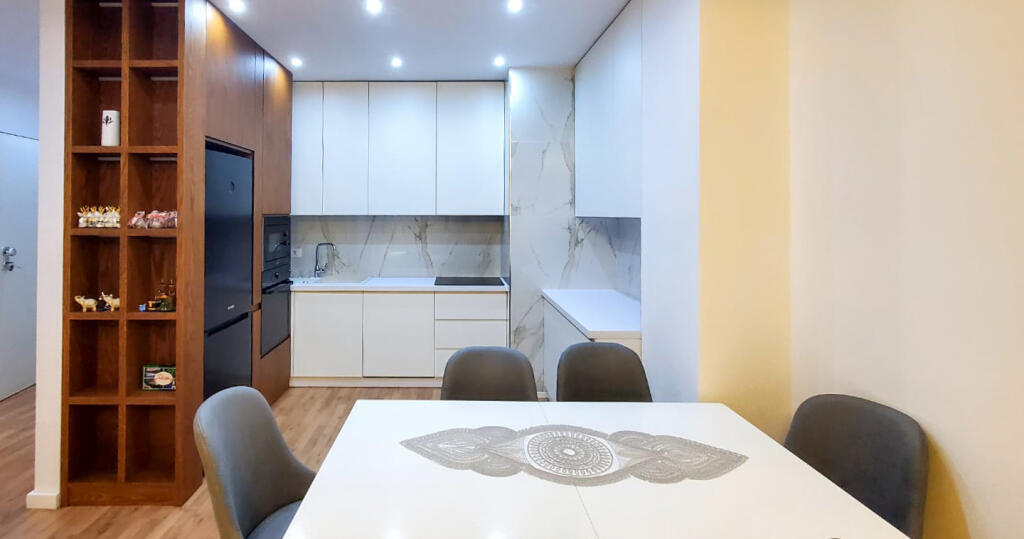 APARTAMENT 2+1 PER QIRA!