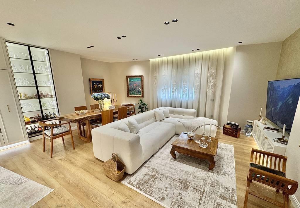 Jepet me qira apartament 2+1+2 rruga e Bogdaneve