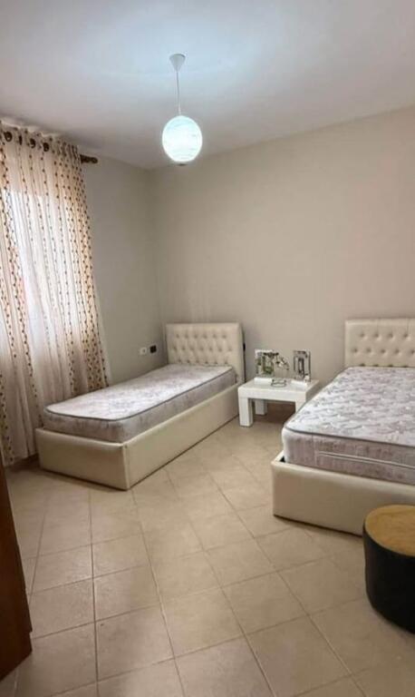 APPARTAMENTO IN AFFITTO 4+1 XHAMLLIK 60.000 LEKE