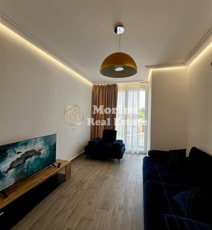Qera, Apartament 2+1, Rruga Riza Cerova – prane Qendres, 900 euro/muaj