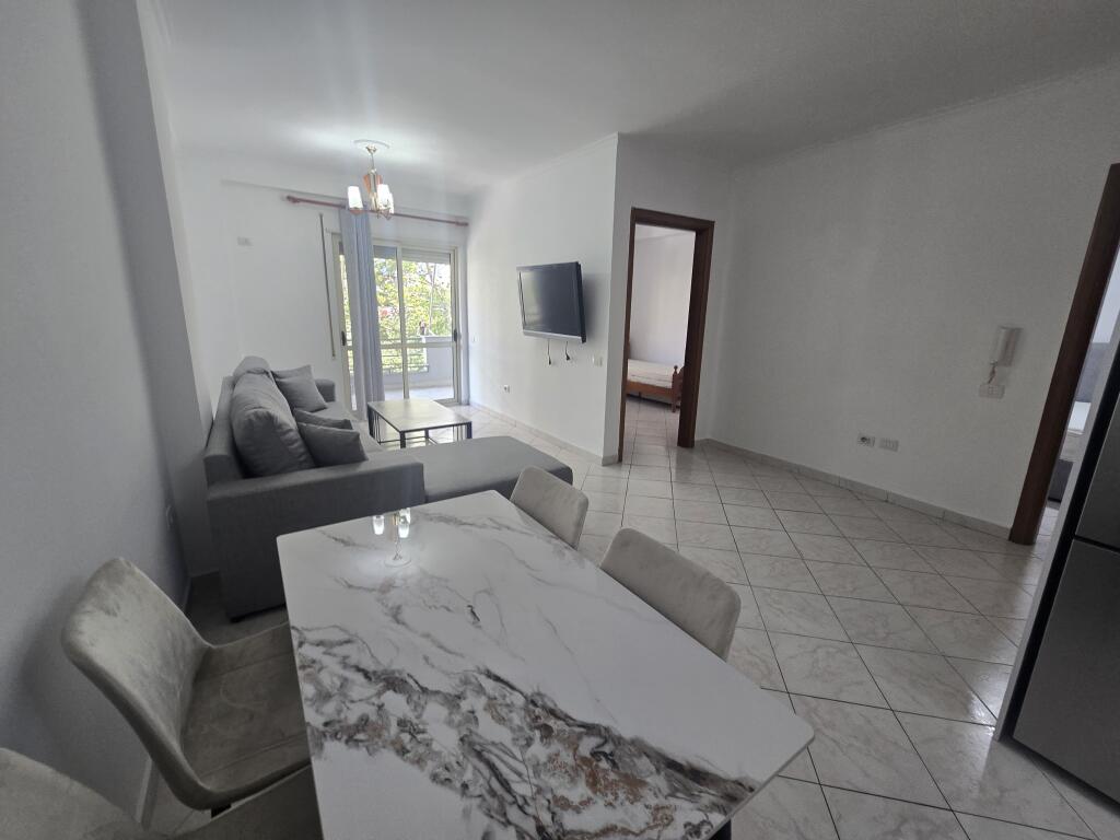 Apartament  2+1+ Ballkon me Qira ne Astir