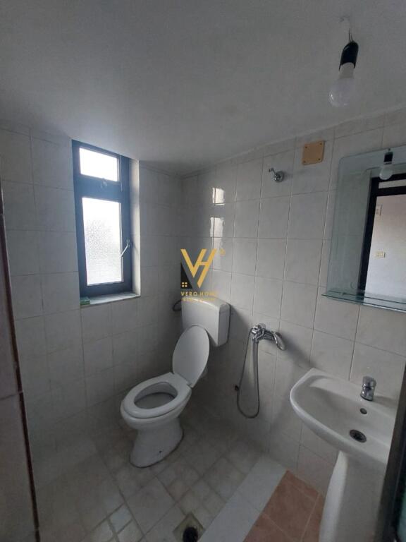 JEPET APARTAMENT 1+1+BLK ME QERA TE KODRA E DIELLIT 40.000 LEKE