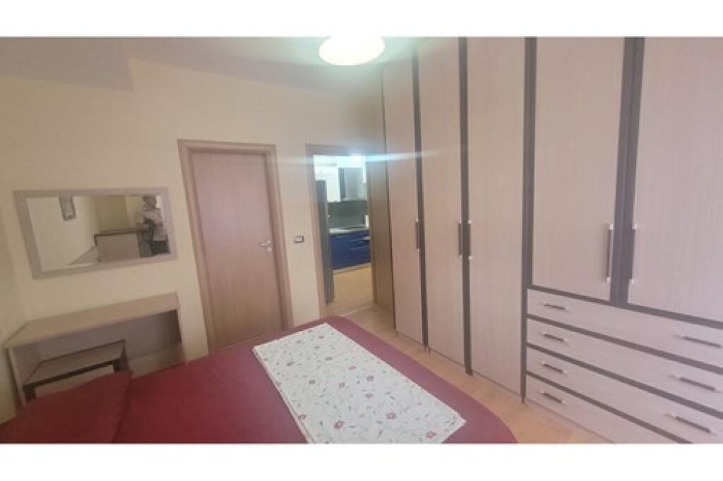 Jepet me qira apartament 2+1+2 rruga e Bogdaneve