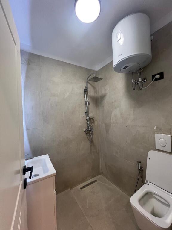 VENDESI APPARTAMENTO 1+1 MOZAIKU TIRANES 105.000 EURO