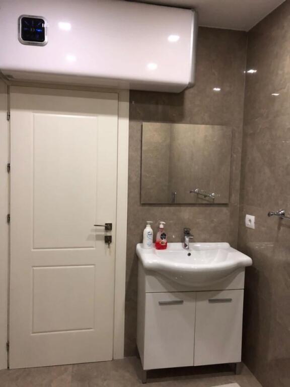 Shitet super apartment 2+1+2 ne Fresk, rr Muhamed Deliu