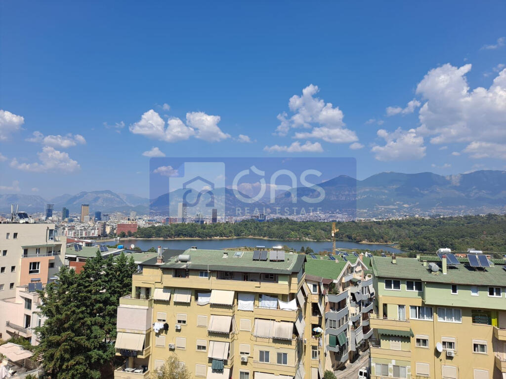 Jepet me qera apartament 2+1  tek Liqeni  Thate