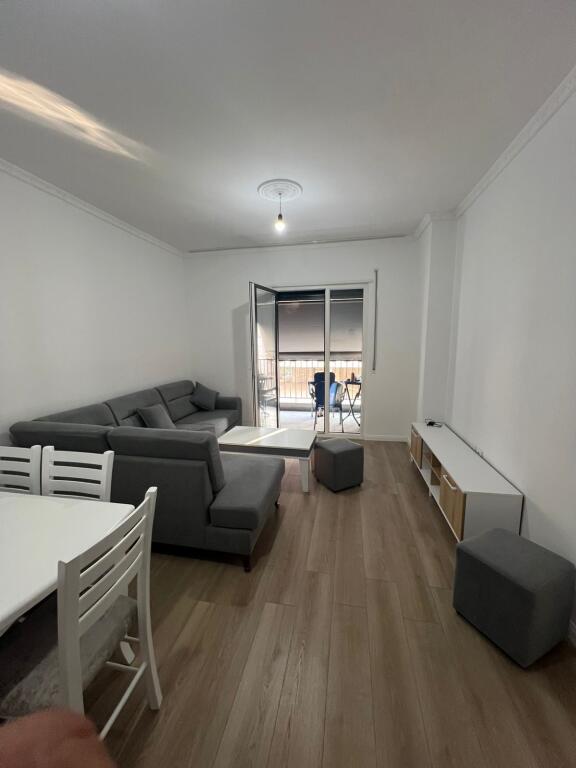 APARTAMENT ME QERA 1+1