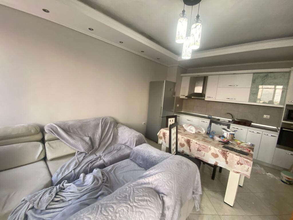 Jepet me qira 2+1 YZBERISHT TE KMY 350€