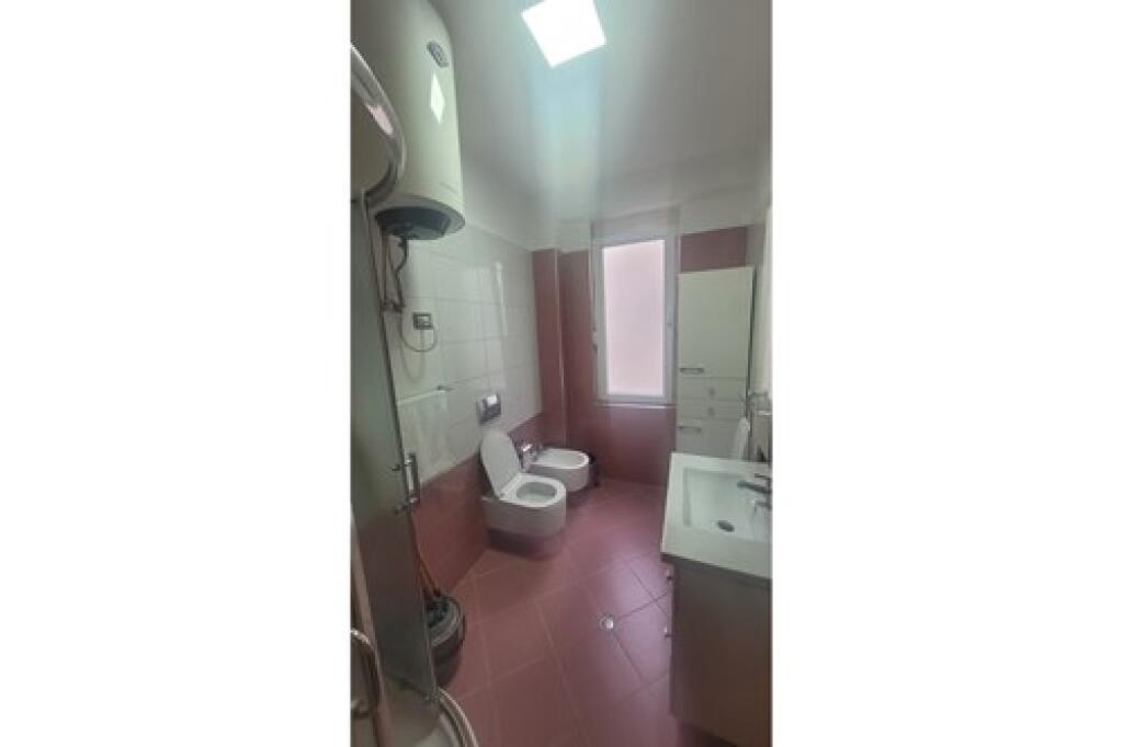 Jepet me qira apartament 2+1+2 rruga e Bogdaneve