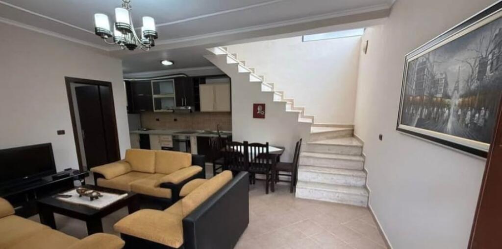 APPARTAMENTO IN AFFITTO 4+1 XHAMLLIK 60.000 LEKE