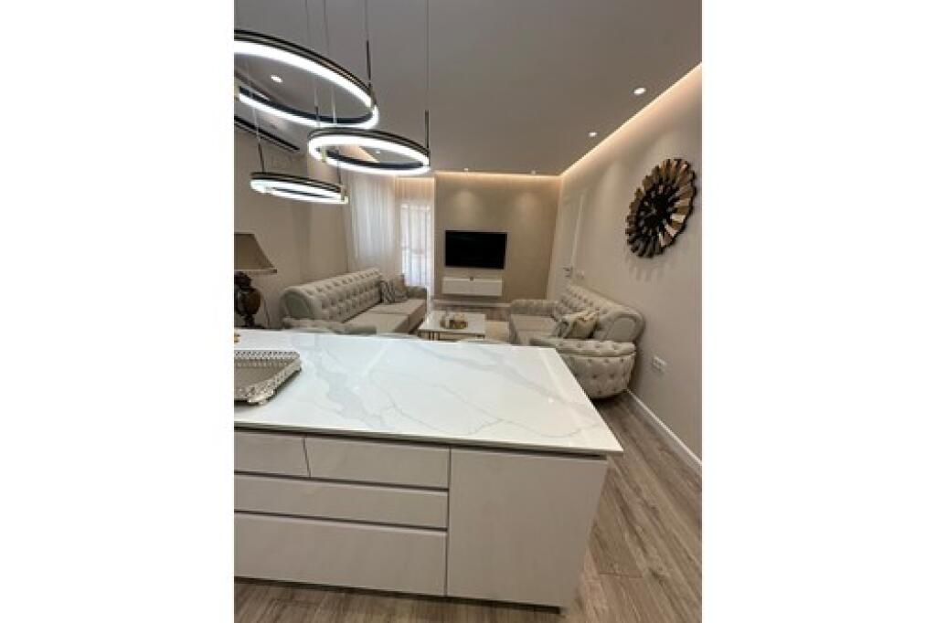 Vendesi in vendita 1+1 ad Astir