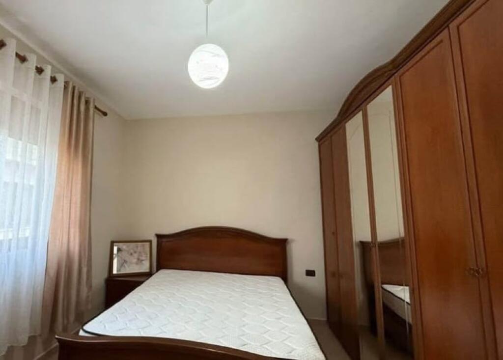 APPARTAMENTO IN AFFITTO 4+1 XHAMLLIK 60.000 LEKE