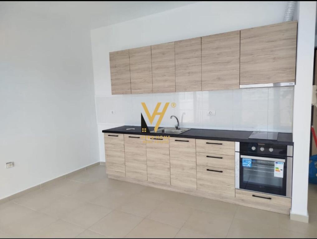 JEPET APARTAMENT 2+1+2 ME QERA NE MISTO MAME 600 EURO