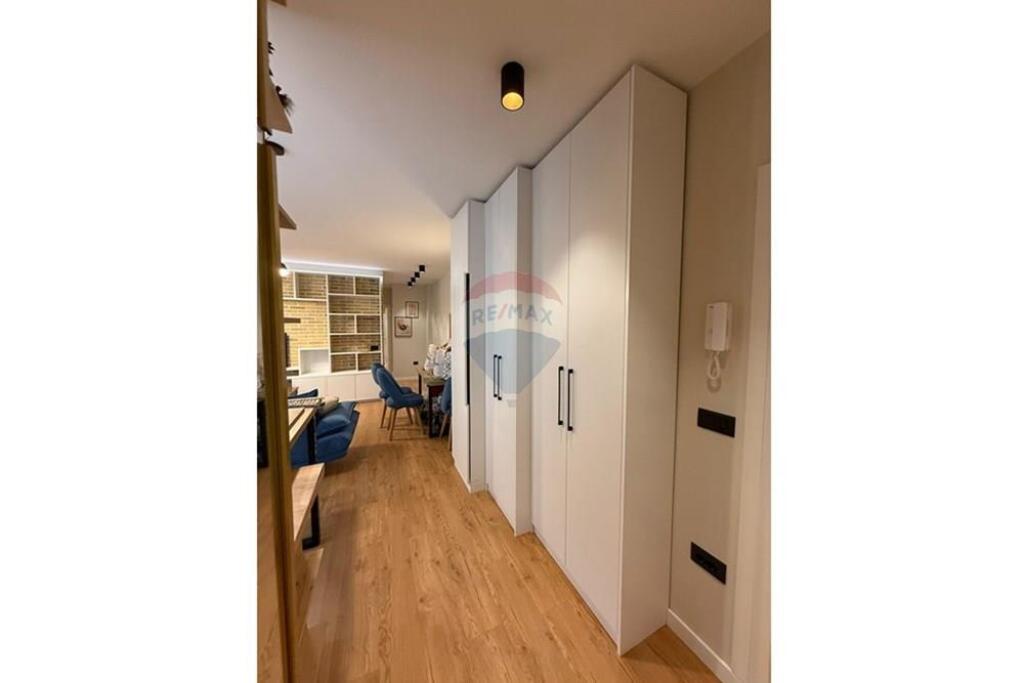 Apartament 2+1 Për Shitje Fresk