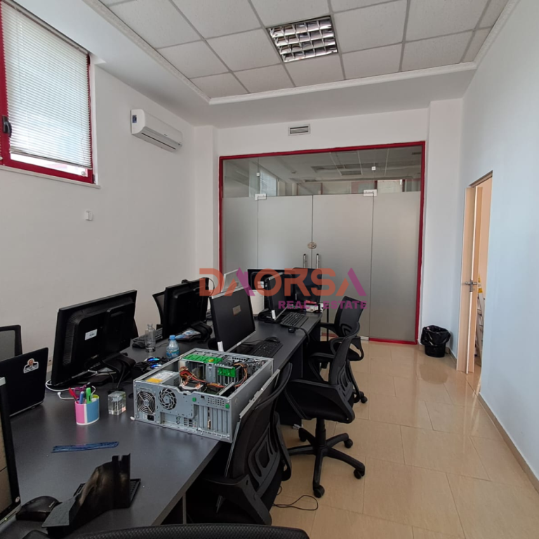 Jepen me qira 2 ambiente për zyra – 📍 Vollga, Durres