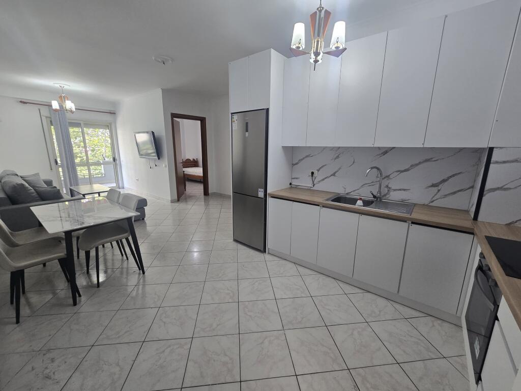 Apartament  2+1+ Ballkon me Qira ne Astir