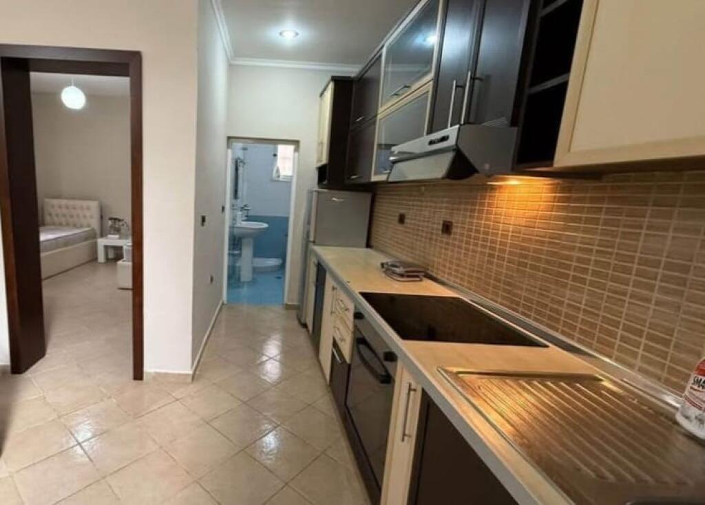 APPARTAMENTO IN AFFITTO 4+1 XHAMLLIK 60.000 LEKE