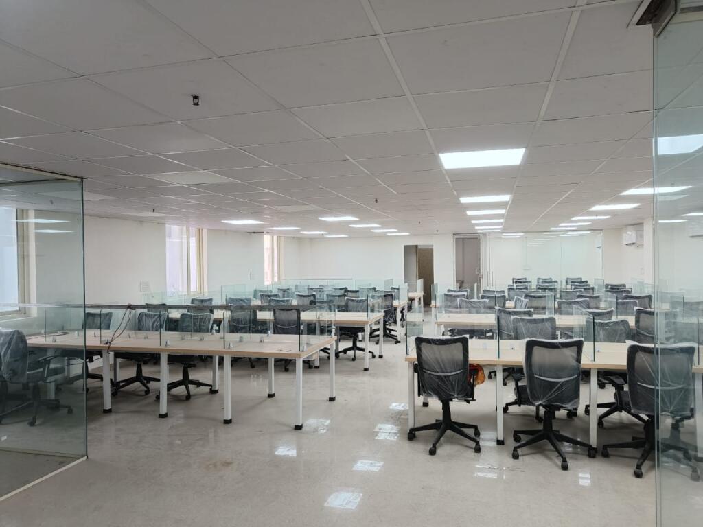 Zyre me qera 2+1+Post Parkimi Tek Lake View (ID BZ2548) Tirane