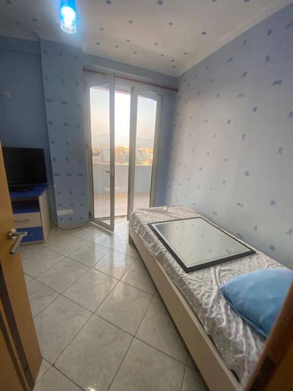 Jepet me qira 2+1 YZBERISHT TE KMY 350€