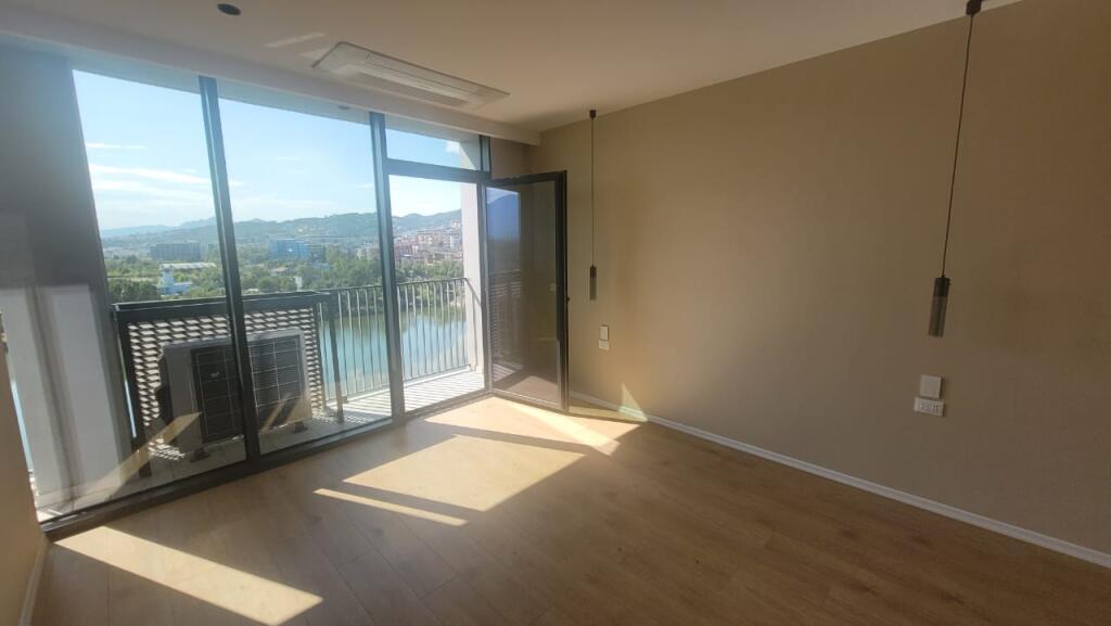 Jepen me Qira  Apartamente për Zyra