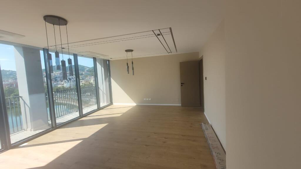 Jepen me Qira  Apartamente për Zyra