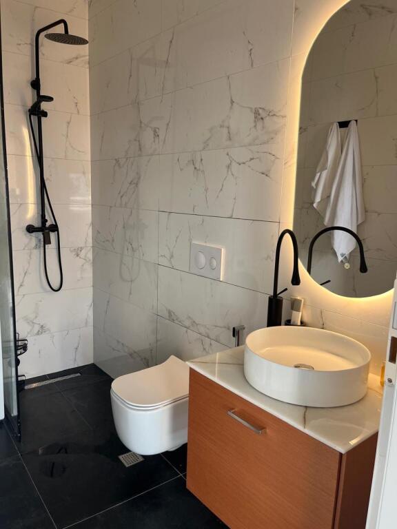 Apartment me qera 2+1+3+parkim Vila Gold