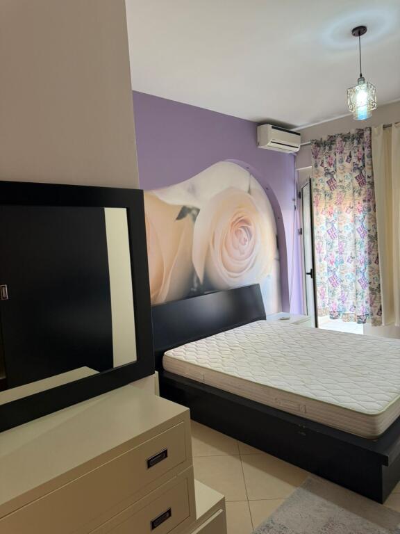 1+1,i mobiluar te liqeni i thate,cmimi 500 euro