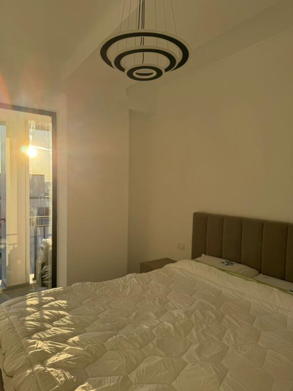 Apartament 2+1 per qera astir