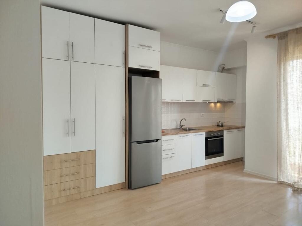 Jepet me qira Apartament 1+1 misto mame