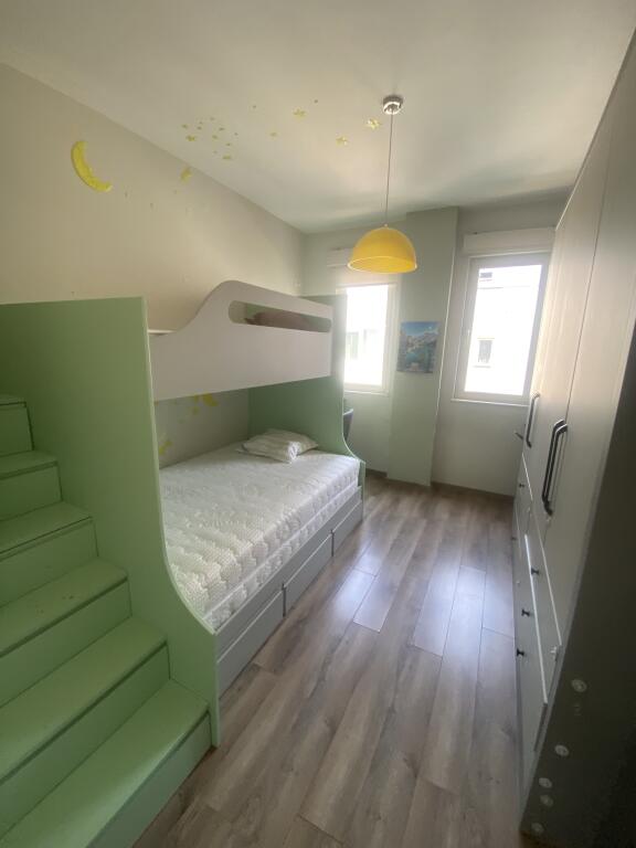 2+1,i mobiluar ,kopshti zologjik 600 euro