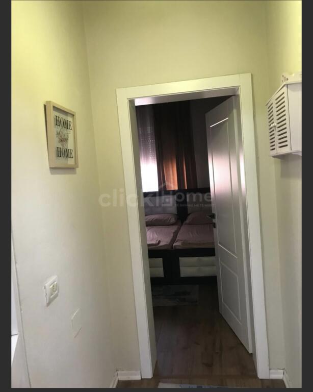 1+1,i mobiluar kat 6 pa ashensore ,te shallvaret ,600 euro