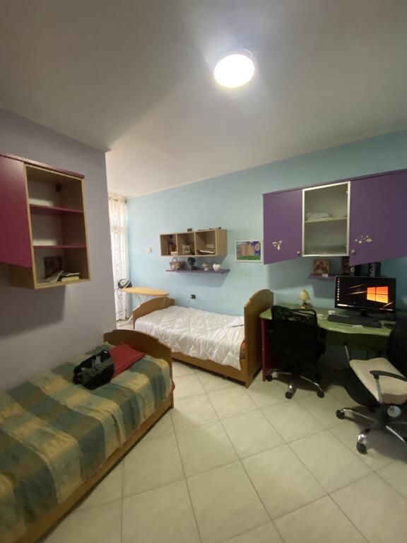 3+1,i mobiluar te 9 kateshet,cmimi 850 euro,parkim cmim shtese