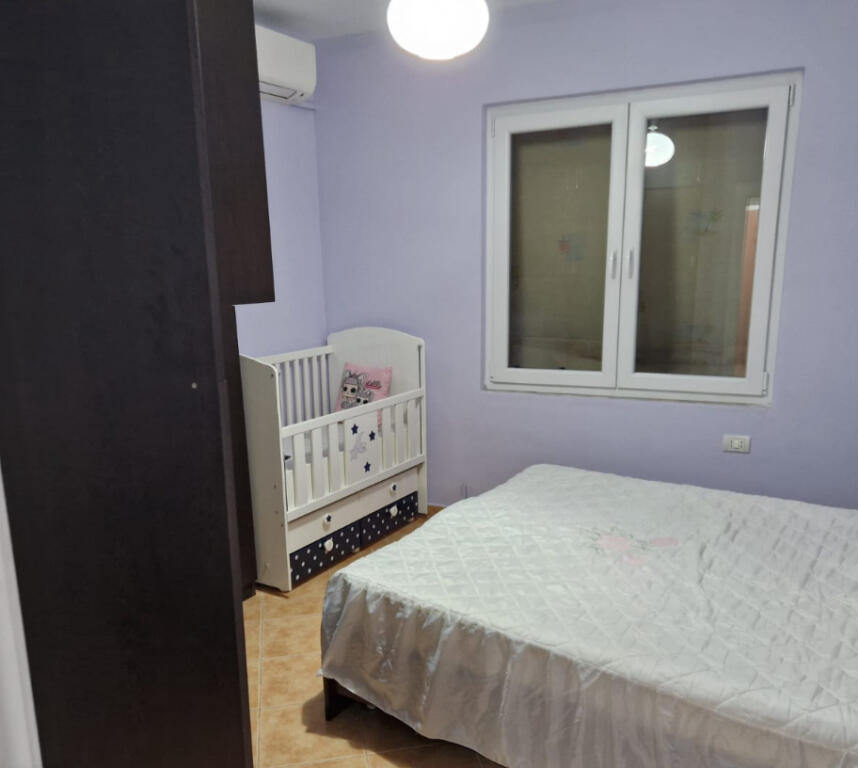 Jepet apartament 3+1+2+parkim me qera tek zogu zi