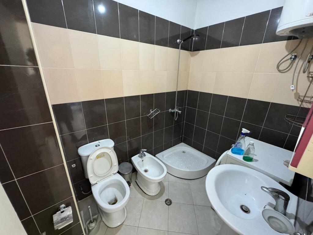 Shitet apartament 1+1 me Verande 📍Rruga Jordan Misja   •Cmimi 110.500 euro