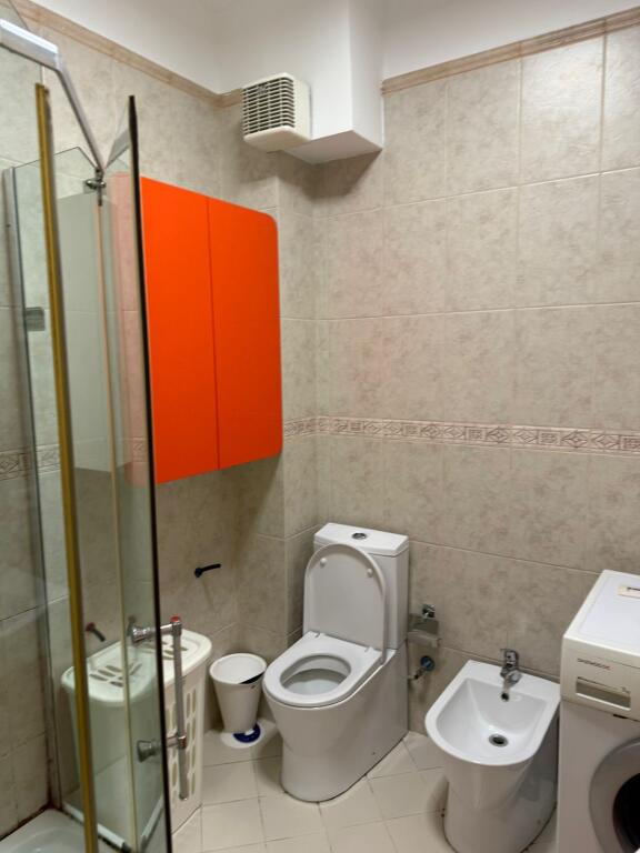 1+1,i mobiluar te liqeni i thate,cmimi 500 euro
