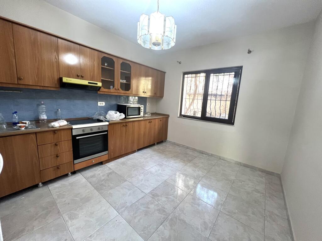 RENT 2-STORY VILLA BETWEEN XHAMLLIK AND BRRYL