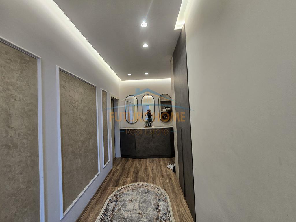 For sale, Apartment 2+1, Laprake, Tirana