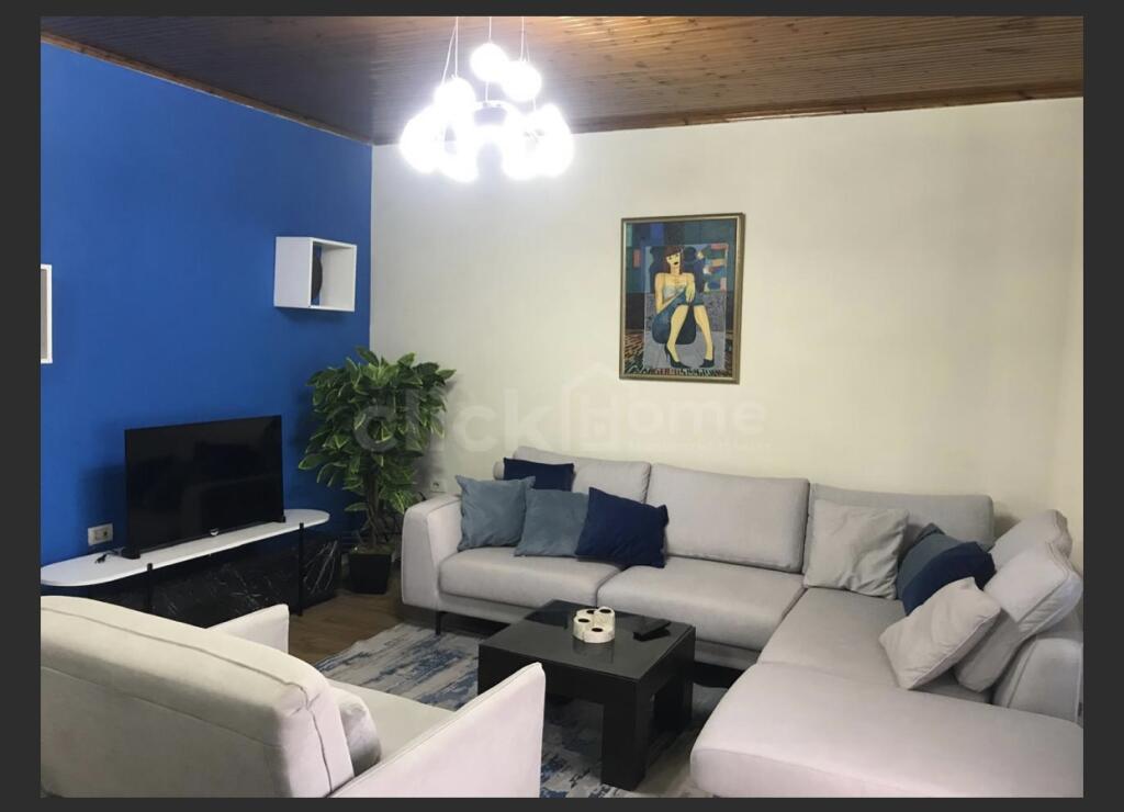 1+1,i mobiluar kat 6 pa ashensore ,te shallvaret ,600 euro