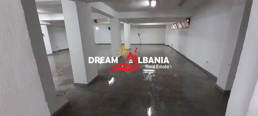 Business premises for rent in the Center at the beginning of the Durres road in Tirana ( 42611066)