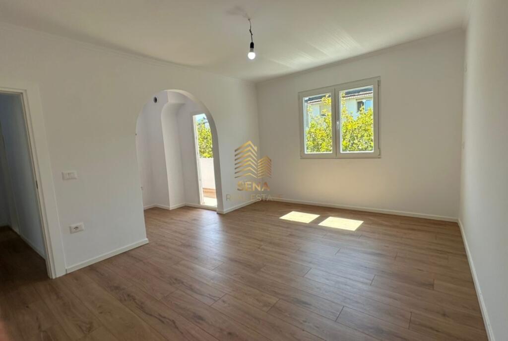 For sale, Apartment 2+1+balcony, Pediatrics – Kongresi i Manastirit Street, 129,000 Euro