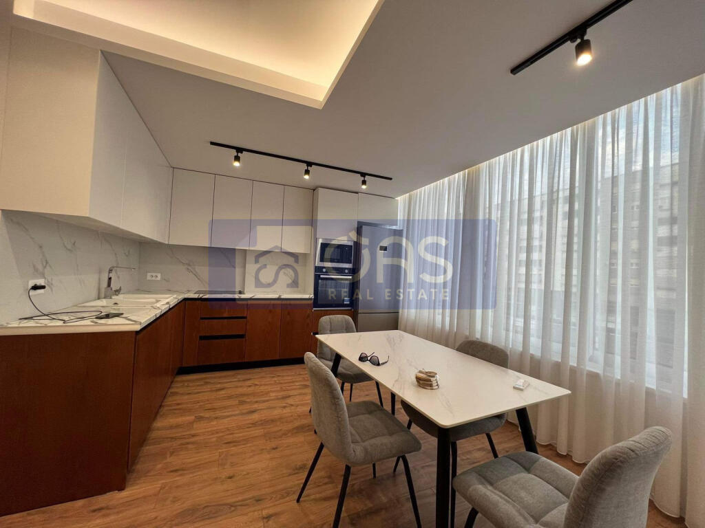◦ Jepet Apartament me qera  2+1+2  tek Kristal Center