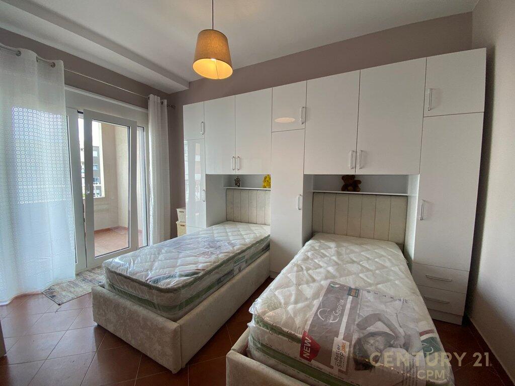 GIVE APARTMENT 2+1+PARKING IN THE PARIS MUNICIPALITY