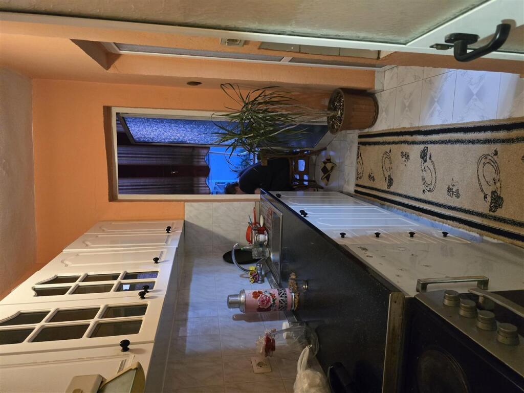 Appartamento 1+1 in vendita in via Dibres, liceo Partizani