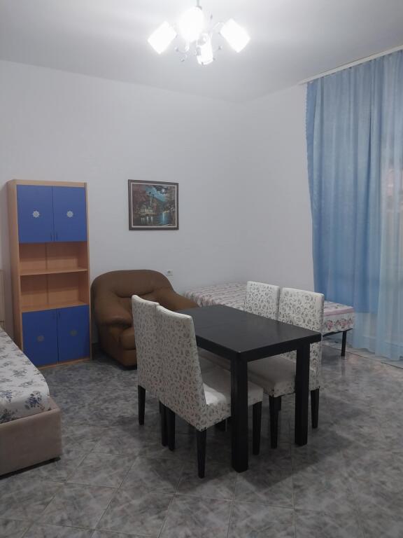 Tirane, vendo, monolocale con veranda spaziosa Piano 1, Via Dibra