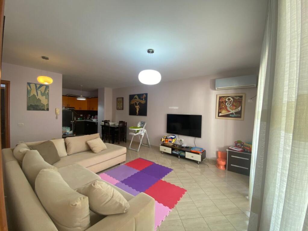 APARTAMENT 1+1 ME QIRA TE SELVIA 550 EURO