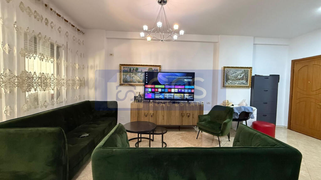 Jepet me qira  apartament 2+1+2 ne Komunen e parisit