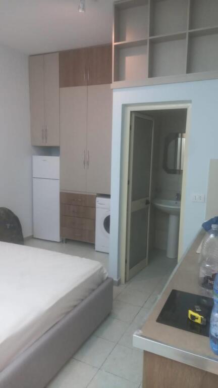 Rent, studio apartment, Electric Market, 250 euros