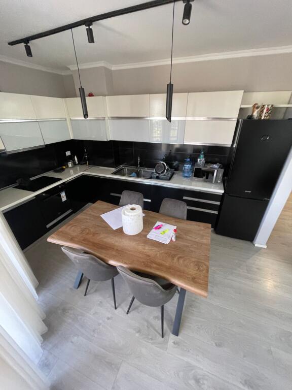 APPARTAMENTO 3+1+2 BALCONE A ASTIR