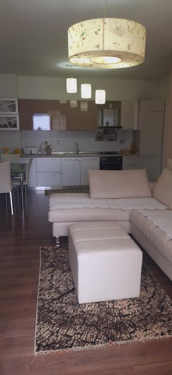 Shitet apartament 2+1 ne Astir pranë Fabrikes se Miellit!
