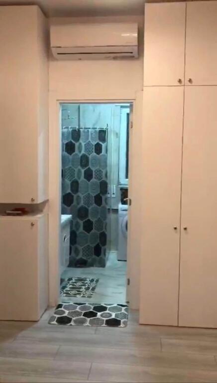 Shitet apartament 1+1 5 Maji